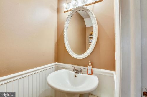 14505 Farmcrest Pl, Silver Spring MD 20905-6009 exterior