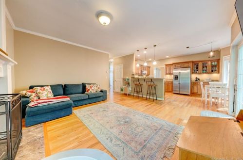 1 Crystal Ridge Dr, Ellington CT  06029-3050 exterior