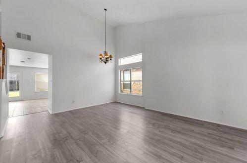 6320 Lake View Ln, Garland TX  75048-3593 exterior