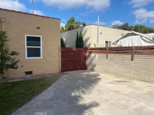 8176 Gate Ave, South Gate, CA 90280-2229