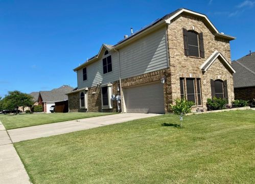 7101 Brekenridge Dr, Fort Worth, TX 76179-2572