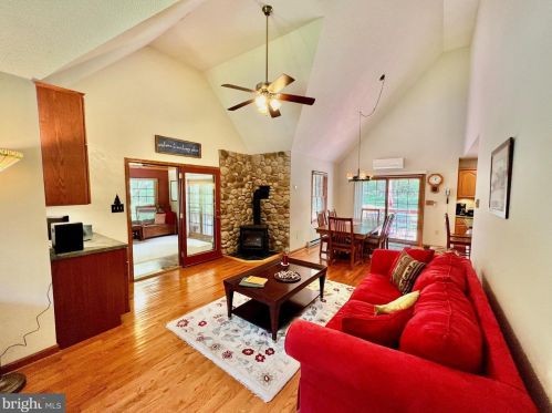 189 Lyle House Rd, Mathias WV  26812 exterior