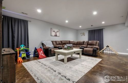 338 Graham Ln, Loveland CO exterior