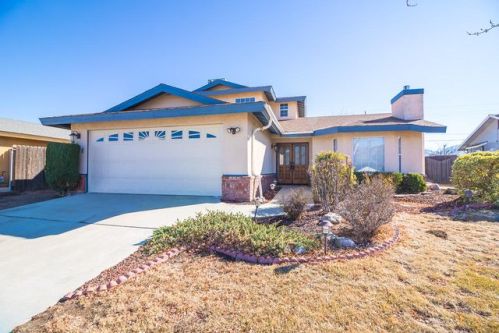 19916 Luana Dr, Tehachapi, CA 93561-9449