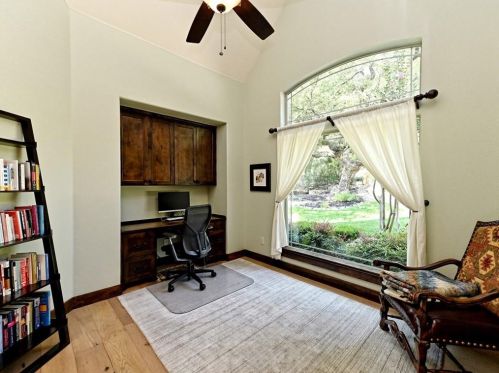 1501 Cyn Edge Dr, Austin TX  78733-2000 exterior