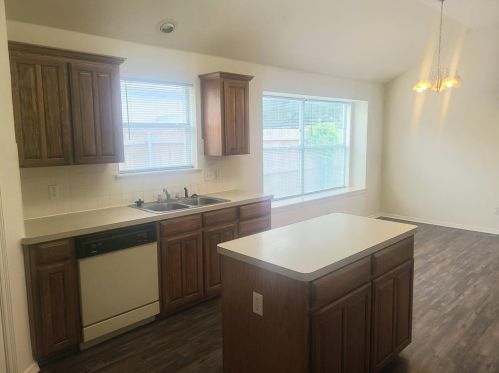 6960 Lomo Alto Dr, Fort Worth TX  76132-3560 exterior