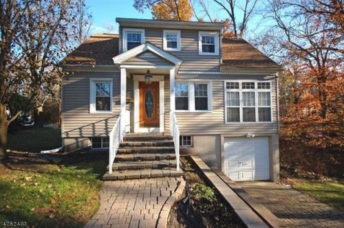 16 Raymond St, Chatham Township, NJ 07928-2708