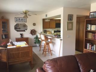 872 Ginger Ave, Carlsbad, CA 92011-3817