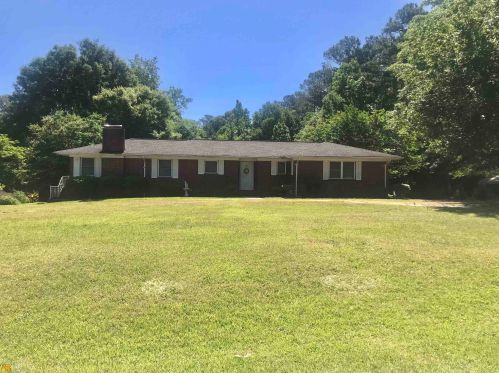 105 Greenwood Dr, Carrollton, GA 30117-5560