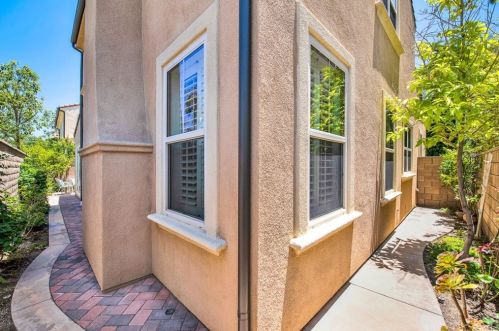 328 Bronze, Irvine CA  92618-1510 exterior