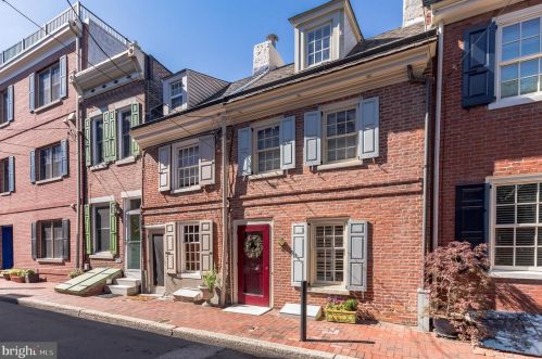 141 Fitzwater St, Philadelphia, PA 19147-3407