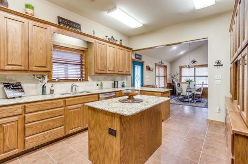 2664 Rose Hl Rd, Whitewright TX exterior