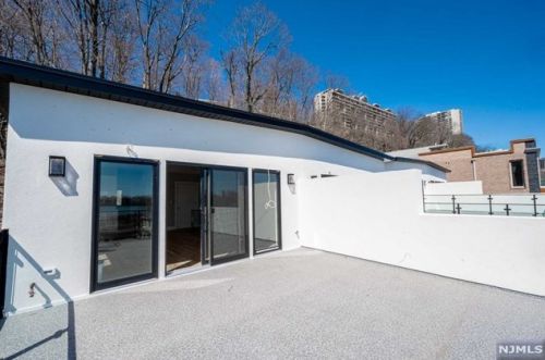 612 Undercliff Ave, Edgewater NJ  07020-1417 exterior