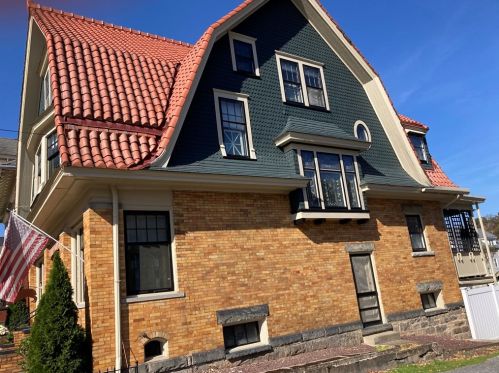 1212 Elk St, Franklin, PA 16323-1313
