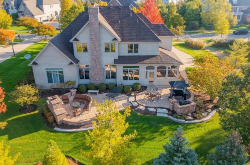 531 Lusted Ln, Batavia, IL 60510-1982