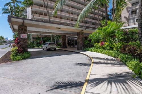 1720 Ala Moana Blvd, Honolulu HI  96815-1302 exterior