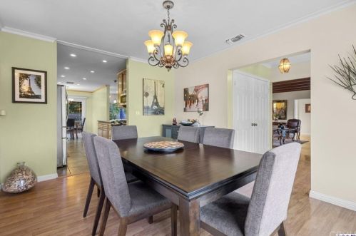1048 Eilinita Ave, Glendale CA  91208-1130 exterior