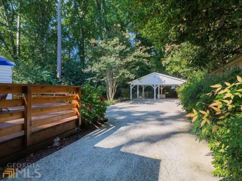 2388 Hurst Dr, Atlanta GA  30305-4233 exterior