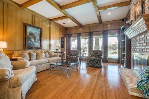 2321 Highland Hts Ln, Carrollton TX 75007-2033 exterior