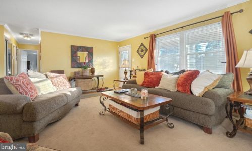 74 Eddington Ln, Willingboro, NJ 08046-2268