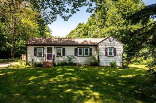 89 Blackwater Rd, Somersworth, NH 03878-1519
