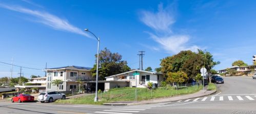 1712 Kapalama Ave, Honolulu HI  96817-1810 exterior
