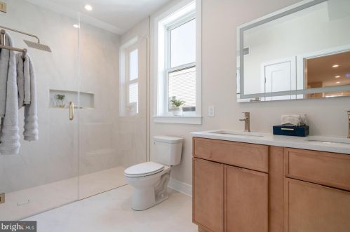 2302 Gordon St, Philadelphia PA 19132-4631 exterior