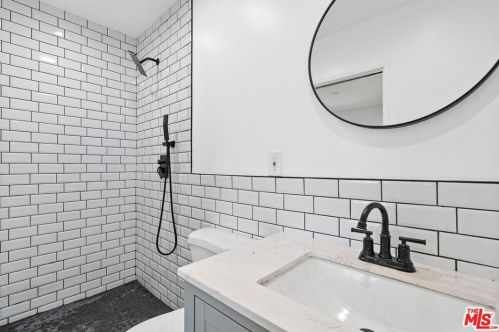 2854 Orange Ave, Anaheim CA  92804-3235 exterior