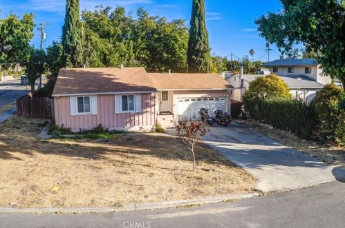 648 Bolen Dr, Lake Nacimiento, CA 93446-2760