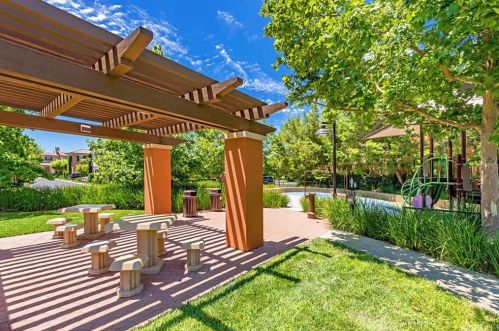 155 Pathway, Irvine CA  92618-8846 exterior