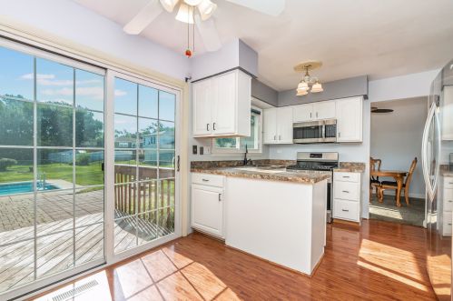 318 Stafford Way, Lemont IL  60440-2128 exterior