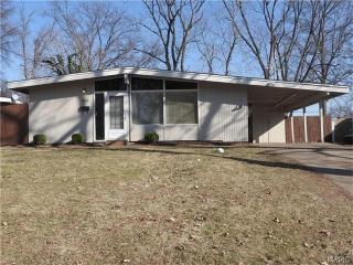 960 Robinwood Dr, Florissant, MO 63033-5714