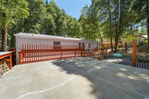 25855 Bear Ln, Willits, CA 95490-9430