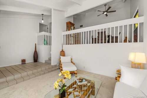 1213 Kaeleku St, Honolulu HI  96825-3005 exterior