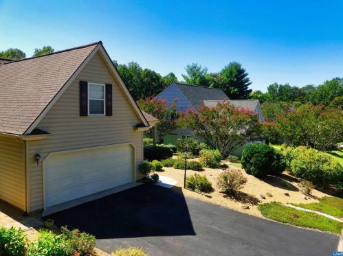 1528 Cherry Bark Ln, Charlottesville, VA 22911-8283