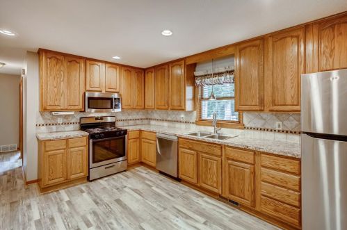 675 Hiawatha Ave, Saint Paul, MN 55127-5116