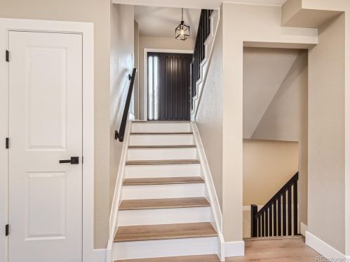 7083 Oneida Cir, Englewood CO  80112-1125 exterior