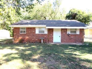 819 18th St, Chickasha, OK 73018-3918