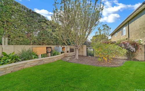 8588 Trinity River Cir, Santa Ana CA 92708-5535 exterior