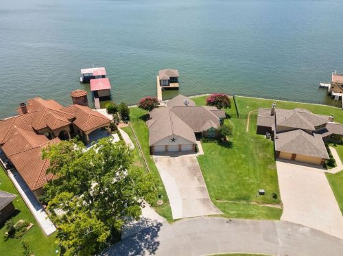 171 Harbour Point Cir, Stephen Creek, TX 77331-3388