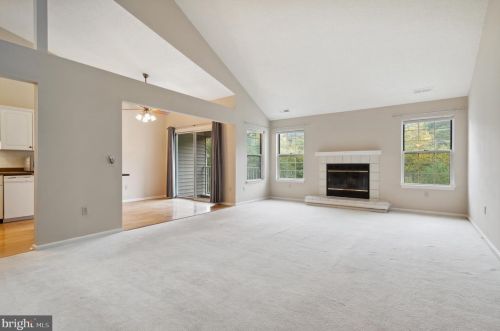 705 Eagles Chase Dr, Trenton NJ  08648-2533 exterior