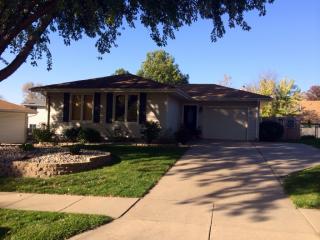 8520 Morning Glory Ln, Lincoln, NE 68505-3155