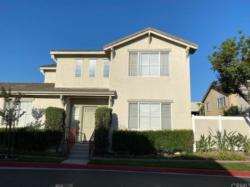 39 Mandanao Ct, Stanton, CA 90680-3188