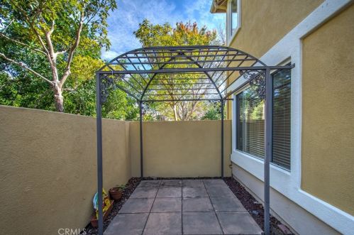 2 Altezza, Irvine CA  92606-8909 exterior