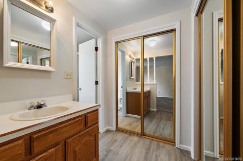 7074 Appleton Cir, Englewood CO 80112-1170 exterior