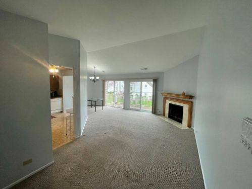 1406 Tulip Ct, Wheeling, IL 60090-7111