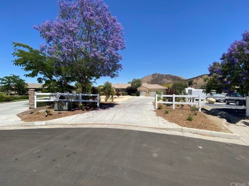 17620 Baluchi Ct, Perris, CA 92570-9841