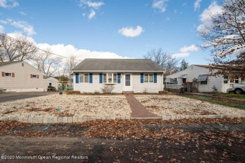 636 Twin River Dr, Lacey, NJ 08731-4948