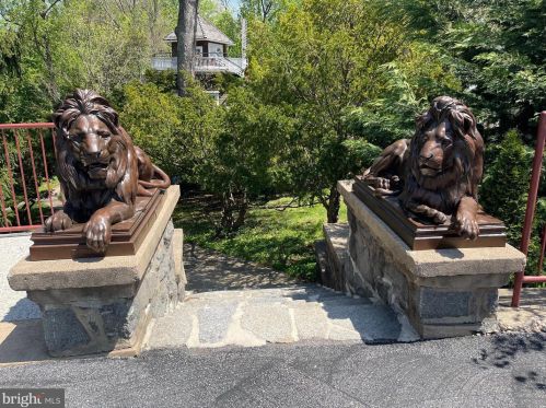 2737 Linden Ln, Silver Spring MD 20910-1212 exterior