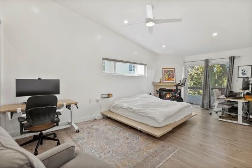 15751 Morrison St, Van Nuys CA  91436-1543 exterior